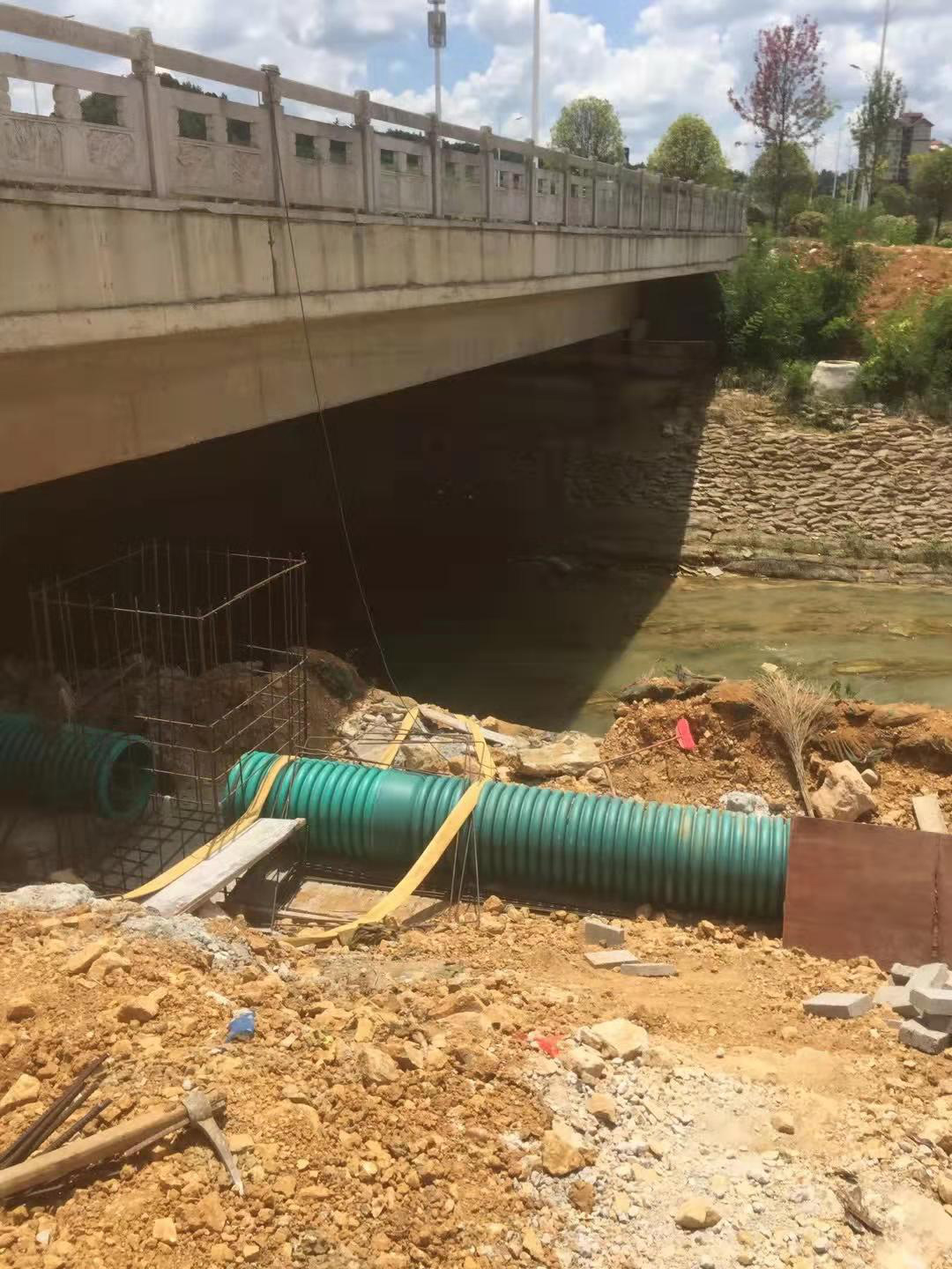 立筋式中空壁钢塑复合缠绕管